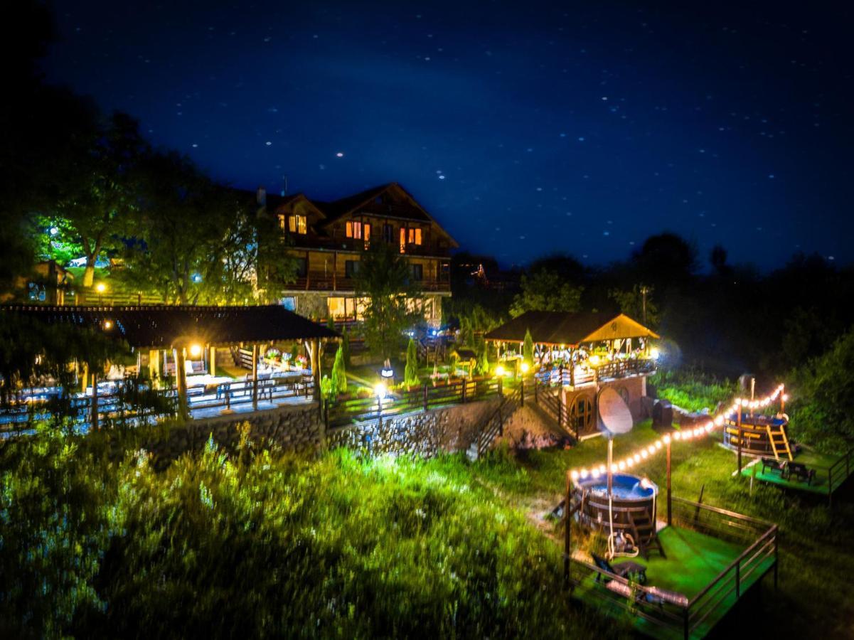 Pensiunea La Maria Lu' Sandoiu Otel Poenari Dış mekan fotoğraf