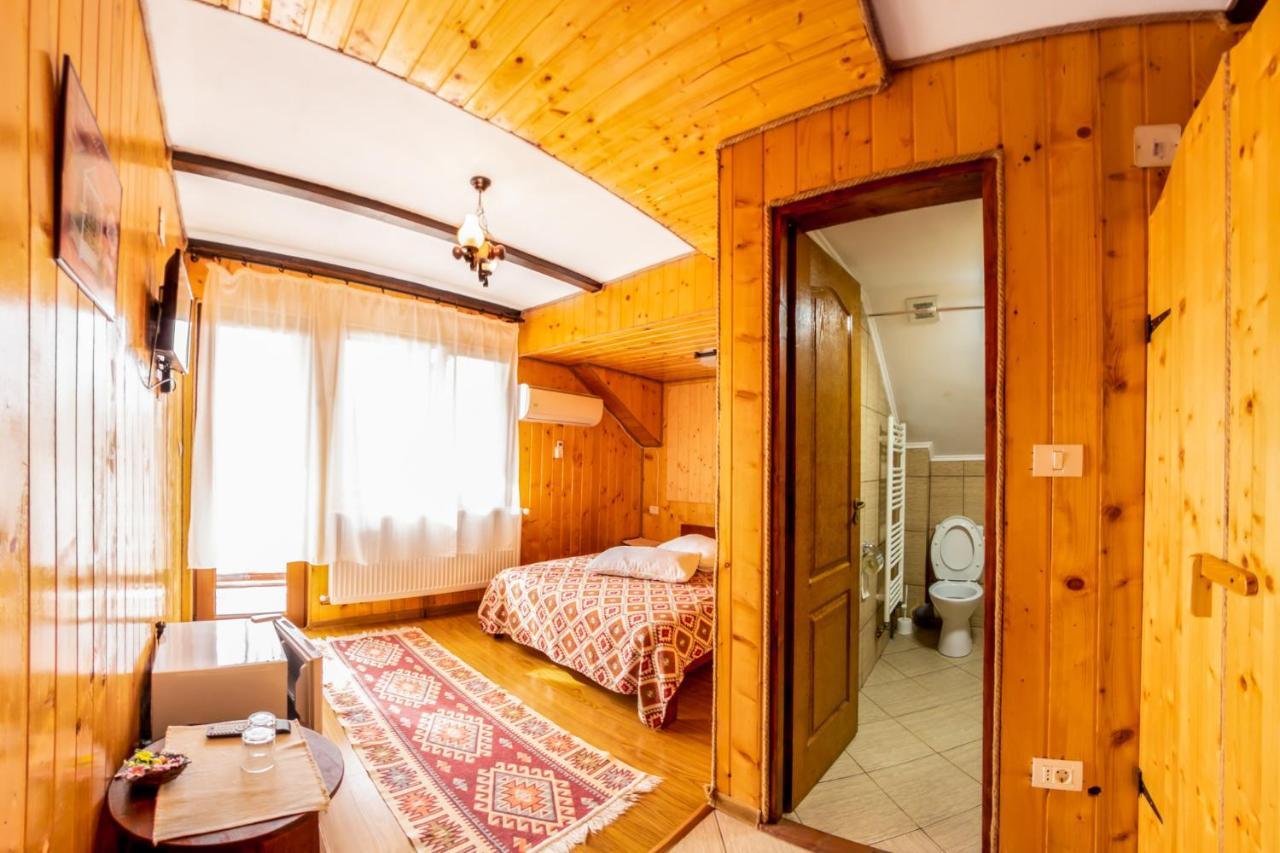 Pensiunea La Maria Lu' Sandoiu Otel Poenari Dış mekan fotoğraf