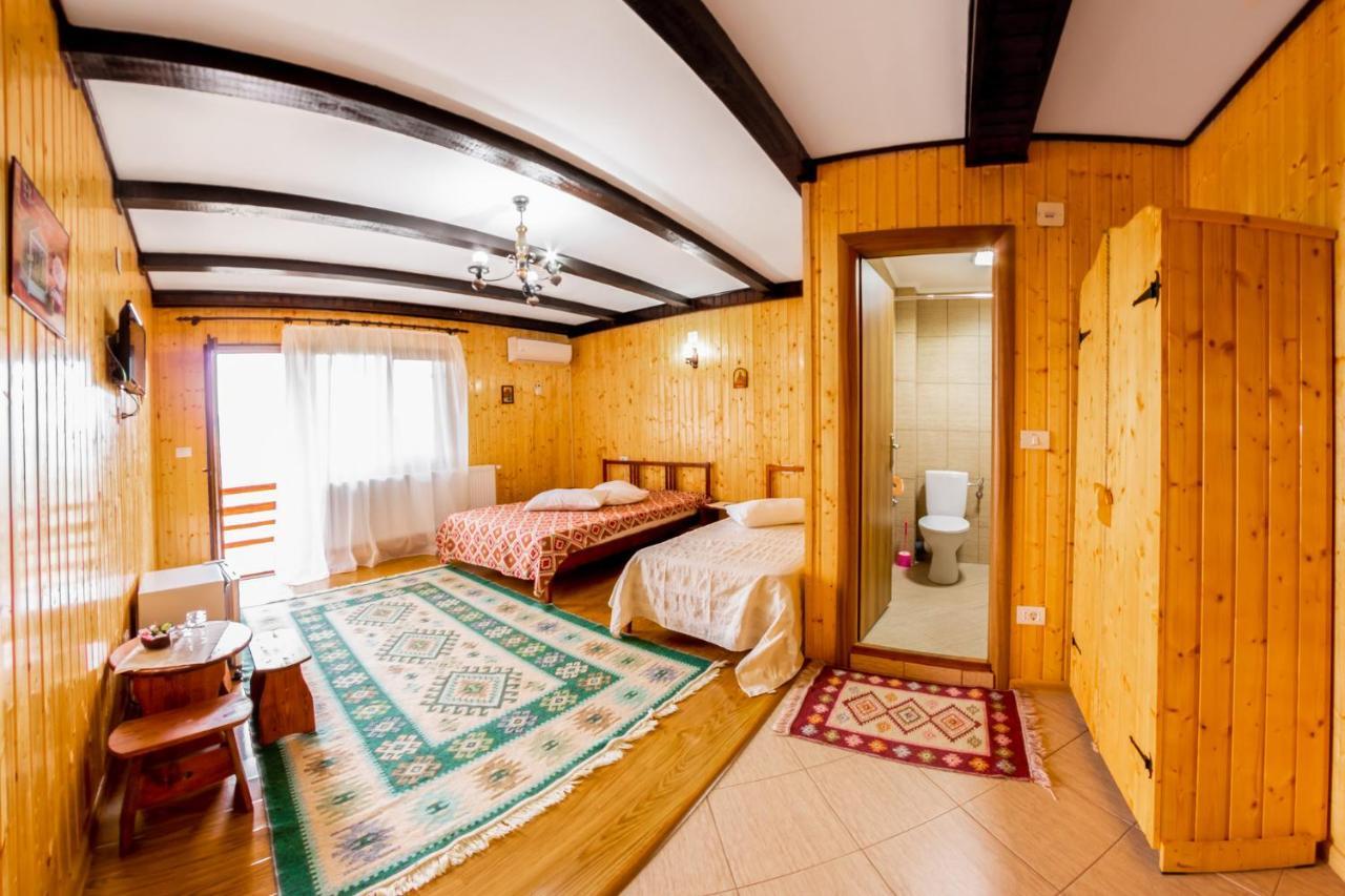 Pensiunea La Maria Lu' Sandoiu Otel Poenari Dış mekan fotoğraf