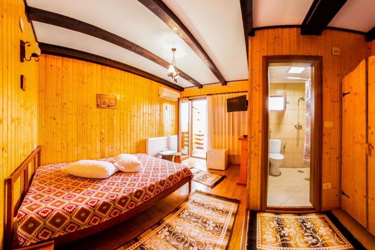 Pensiunea La Maria Lu' Sandoiu Otel Poenari Dış mekan fotoğraf